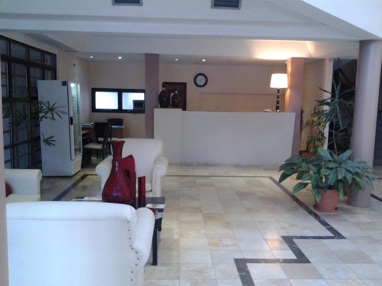 Hotel Lazaro Villa Mercedes Buitenkant foto