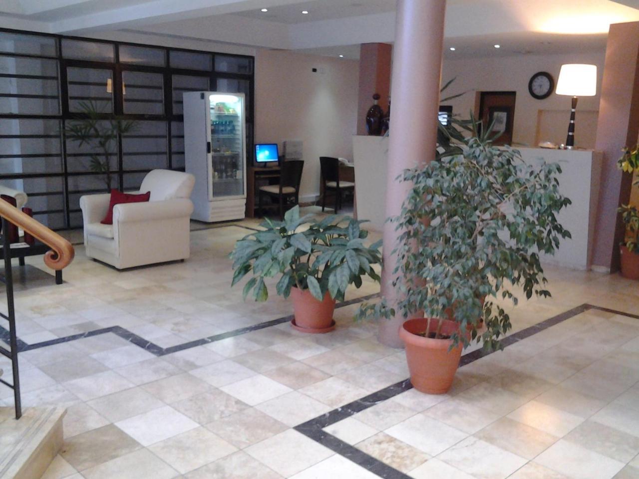 Hotel Lazaro Villa Mercedes Buitenkant foto
